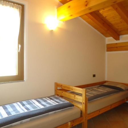 Casa Carla, Bis 4 Personen, Garten, Balkon Mit Blick Auf Den See Und Die Berge Crone Kültér fotó