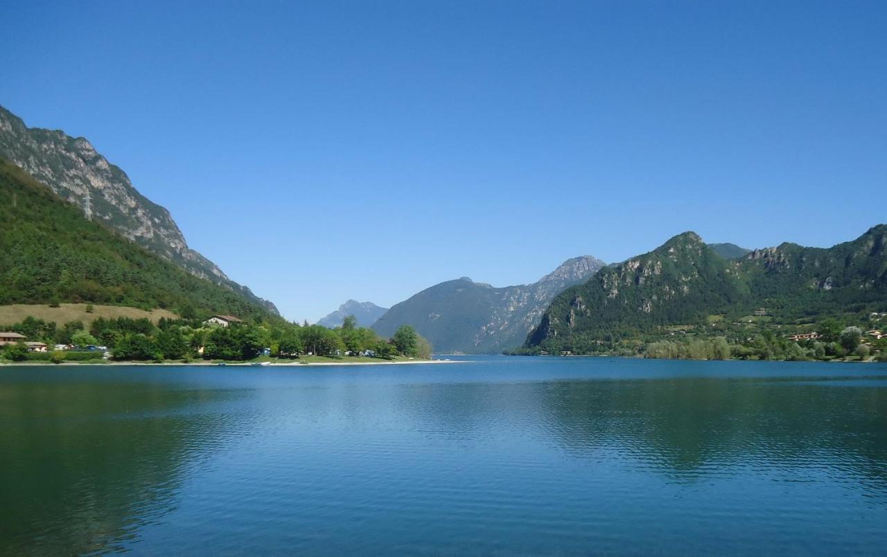 Casa Carla, Bis 4 Personen, Garten, Balkon Mit Blick Auf Den See Und Die Berge Crone Kültér fotó