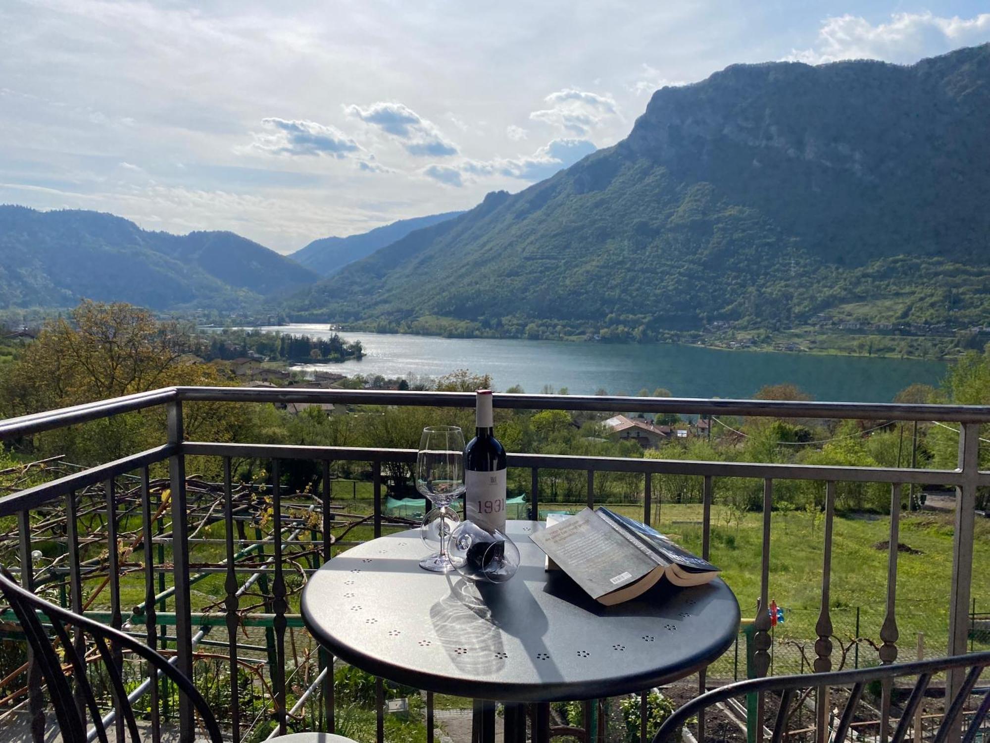 Casa Carla, Bis 4 Personen, Garten, Balkon Mit Blick Auf Den See Und Die Berge Crone Kültér fotó