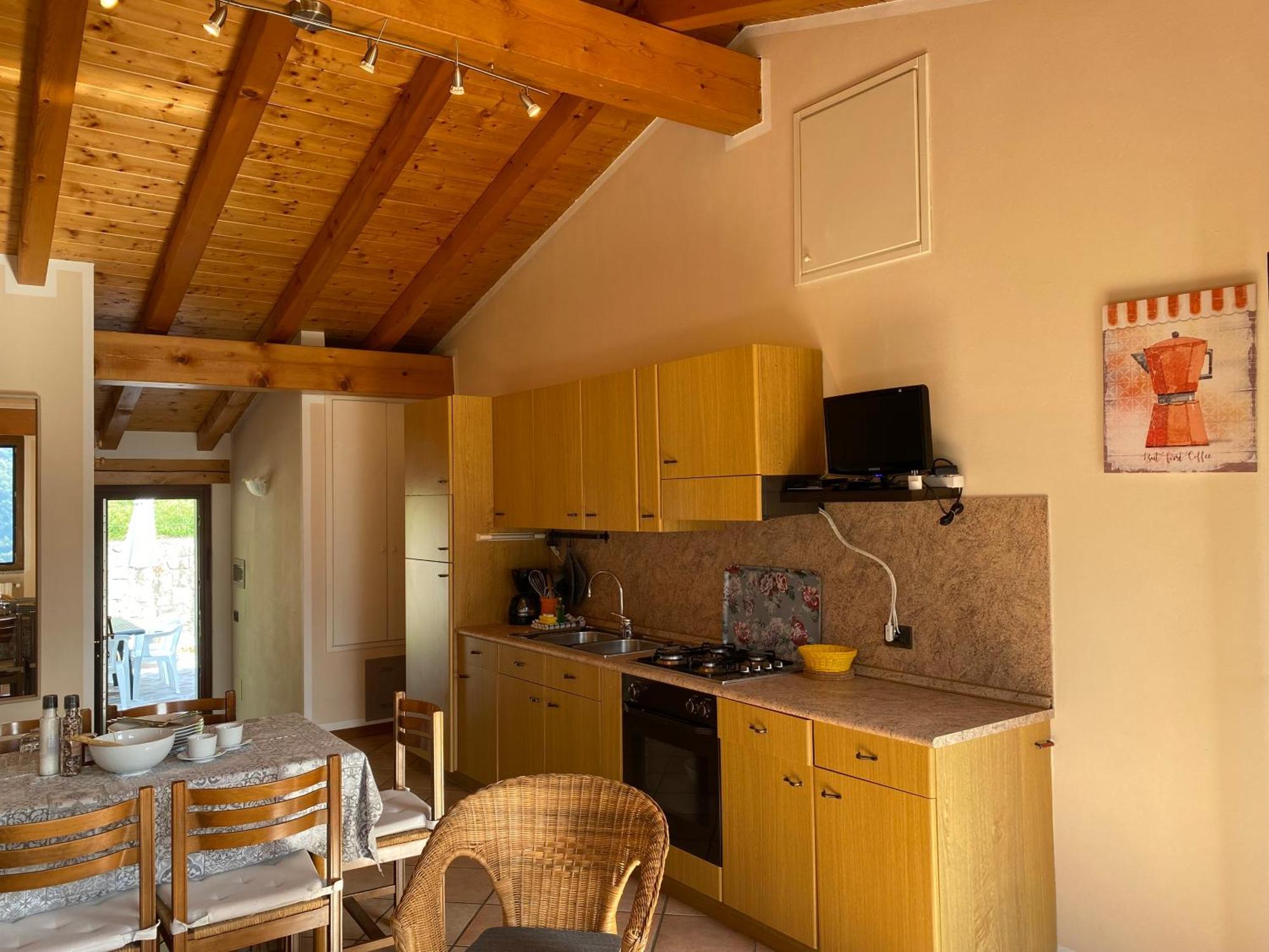 Casa Carla, Bis 4 Personen, Garten, Balkon Mit Blick Auf Den See Und Die Berge Crone Kültér fotó